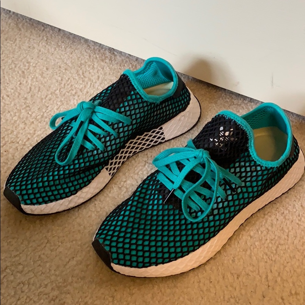 Lightly worn women’s shoes